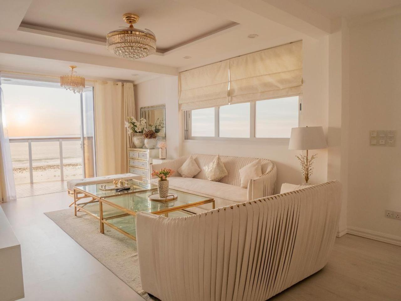 Beachfront Seaview Apartment Мале Екстер'єр фото